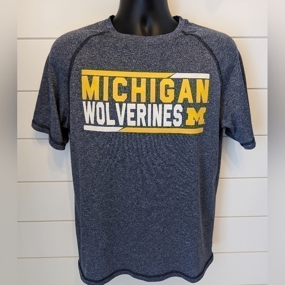 Michigan Wolverines Short Sleeve T-Shirt Men's Medium Polyester - Picture 1 of 7
